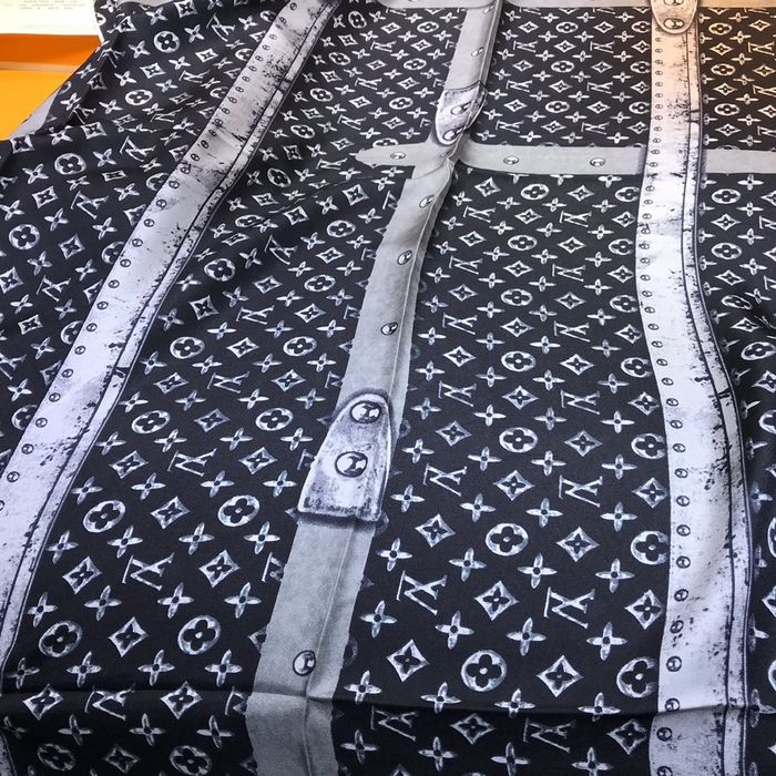 Louis Vuitton Scarf LVS00127